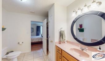 495 Shore Dr, Big Sandy, TN 38221