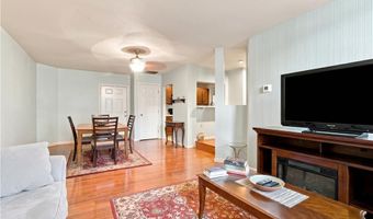 15 Curtis St 101, Cranston, RI 02920