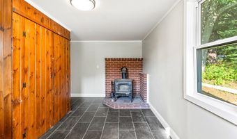 1 Blackstrap Rd, Falmouth, ME 04105