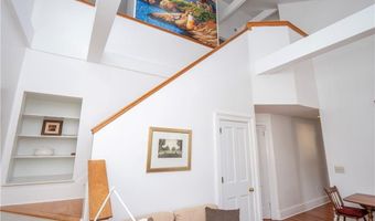 1 Oakwood Ter 7, Newport, RI 02840
