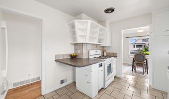 1465 3RD St, Astoria, OR 97103