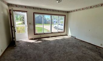309 1st St E, Altoona, IA 50009