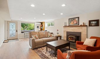 905 BARBRA Ln, Brookings, OR 97415