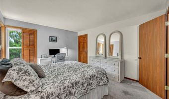 255 Portage Lakes Dr E, Akron, OH 44319