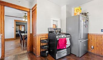 51 Oakland Ave, Cranston, RI 02910