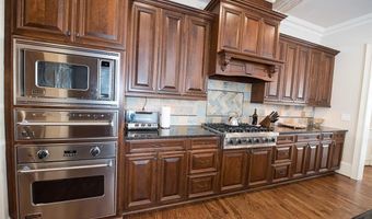 1059 E Paces Ln NE, Atlanta, GA 30326