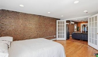 82 E 26TH St, Bayonne, NJ 07002