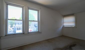 32 Phelps Ave, Bergenfield, NJ 07621