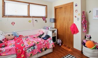 2239 Springfield Center Rd, Akron, OH 44312