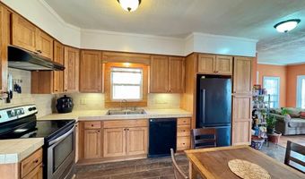 905 N 6th St, Alpine, TX 79830