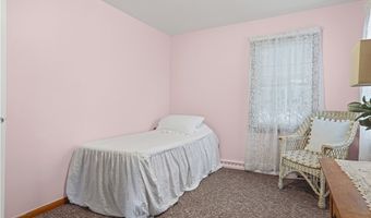 983 Roseland Rd, Alliance, OH 44601