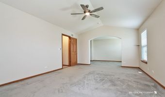 848 Timber Lake Dr, Antioch, IL 60002