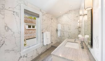 7 Ashwood Ct, Amagansett, NY 11930