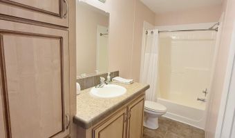 537 Mcpherson Dr, Alford, FL 32420