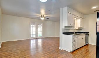 208 Rolling Hills Dr, Aledo, TX 76008