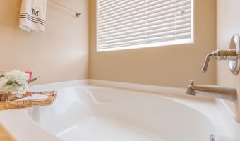241 Burnage Ln, Alamogordo, NM 88310