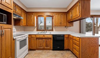 2405 N ERB St, Appleton, WI 54911