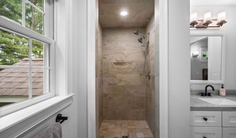 34 Crawley Falls Rd, Brentwood, NH 03833