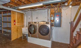 60 S Alhambra Cir, Agawam, MA 01001