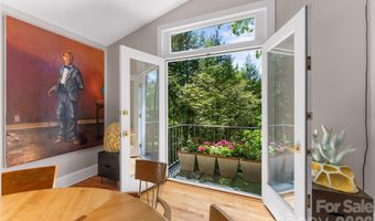 200 Robinhood Rd, Asheville, NC 28804
