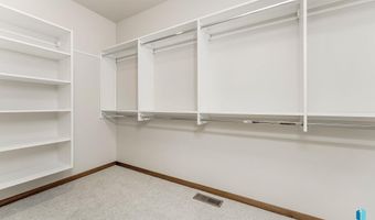 2317 E Brek St, Brandon, SD 57005