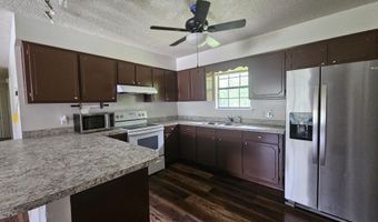 530 Easterbrook St, Bay St. Louis, MS 39520