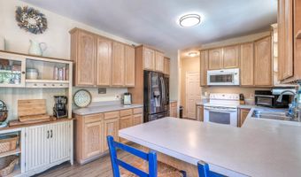 7 Ruth Ct, Absecon, NJ 08201