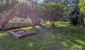 5 Fairway Dr, Arden, NC 28704