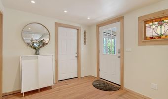 3 York St, Augusta, ME 04330