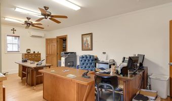 210 N Washington St, Abbeville, LA 70510