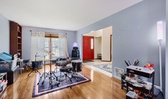 1721 Dorchester Ave, Algonquin, IL 60102