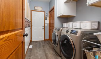 2413 E Trevino Ln, Brandon, SD 57005