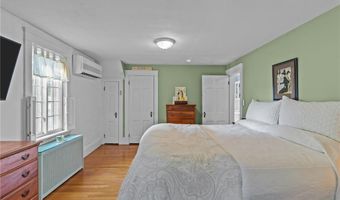 21 Earlham Way, Warwick, RI 02886