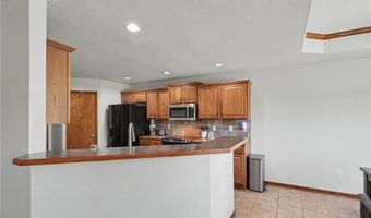 928 Bluestem Dr, Baldwin City, KS 66006