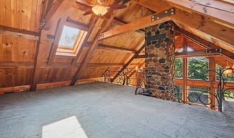 14 E Point Rd, Albrightsville, PA 18210