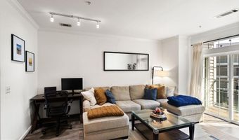 2465 ARMY NAVY Dr 204, Arlington, VA 22206