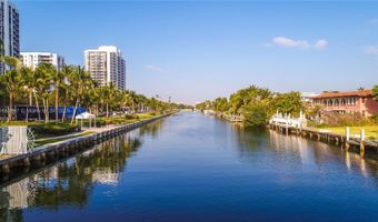 3705 NE 214 St 13, Aventura, FL 33180