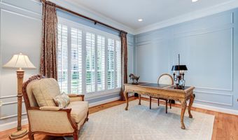 7927 SANDALFOOT Dr, Potomac, MD 20854