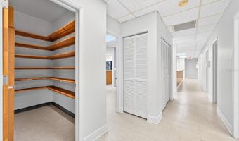 220 N WESTMONTE Dr B, Altamonte Springs, FL 32714