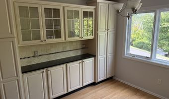 11 Boulevard Dr 12-54, Danbury, CT 06810