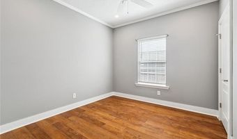 920 COUGAR Dr, Arabi, LA 70032