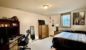 12925 Prairiewood Dr, Aberdeen, SD 57401