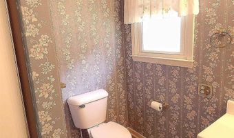102 Wardlaw St, Abbeville, SC 29620