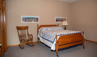 105 Firefly Ct, Altamont, MO 64620