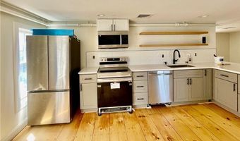5 John St 2, Bristol, RI 02809