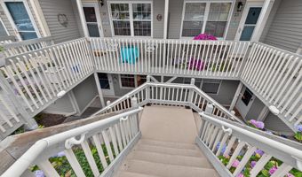 24 Manorwood Dr 24, Branford, CT 06405