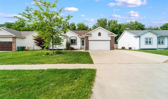 403 4th St NW, Altoona, IA 50009