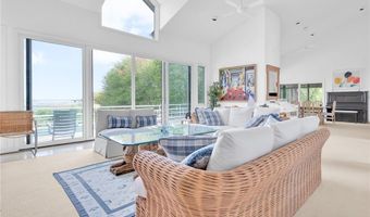 275 Boston Neck Rd, Narragansett, RI 02882
