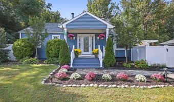 28 W Park Ave, Belford, NJ 07718