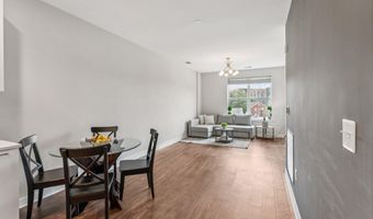 989 S BUCHANAN St 221, Arlington, VA 22204